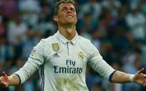 Cristiano Ronaldo – Nộp tiền để đổi lấy bình yên