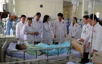 Đại diện Bộ Y tế thăm hỏi bệnh nhân vụ tai nạn nghiêm trọng tại Lâm Đồng