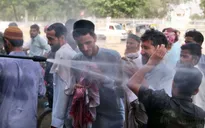 Người dân Karachi, Pakistan chật vật đối phó với nắng nóng
