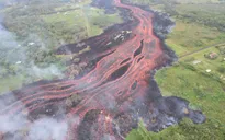 Dung nham núi lửa Kilauea tuôn trào