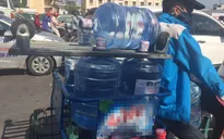 Cảnh giác với nước uống đóng chai và nước đá