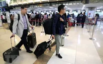 Đoàn phóng viên Hàn Quốc lên máy bay tới Triều Tiên