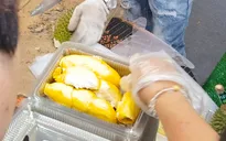 Sầu riêng Thái Lan hút khách tại Hội chợ bán lẻ hàng Thái Lan
