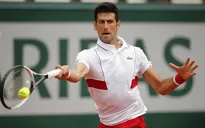 Djokovic thắng nhàn trận ra quân, Wawrinka mất 1200 điểm