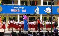 Tặng gần 300 suất học bổng "Nụ cười thắp sáng ước mơ"