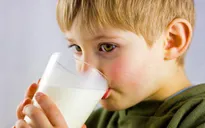 Một lít sữa mỗi ngày giúp trẻ béo phì ngừa bệnh tiểu đường