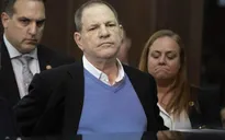 Harvey Weinstein bị truy tố tội hiếp dâm, cưỡng bức tình dục