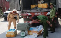 Bắt giữ 10 tấn nầm lợn bẩn đang được vận chuyển tiêu thụ