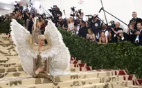 Những bộ cánh nổi bật nhất Met Gala 2018