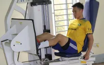 Thủ môn Nguyên Mạnh nỗ lực hồi phục sau chấn thương