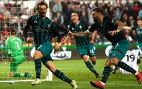Ngoại hạng Anh: Southampton có chiến thắng quan trọng trước Swansea trong cuộc đua trụ hạng