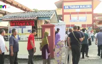 Cử tri Malaysia xếp hàng bầu cử từ sáng sớm