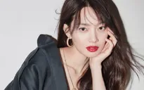 Shin Min Ah đầy quyến rũ với sắc son đỏ