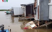 Cà Mau xuất hiện nhiều điểm sạt lở nguy hiểm ven sông