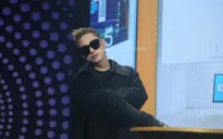 Mr.A mặt lạnh cực ngầu tại trường quay "Muôn màu Showbiz"