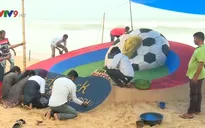 Chiêm ngưỡng tác phẩm điêu khắc cát ủng hộ World Cup của nghệ nhân Ấn Độ