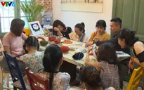 Học thêu để xa rời trò chơi điện tử. Tại sao không?