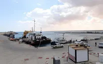 Libya đóng cửa hai cảng dầu lớn do giao tranh