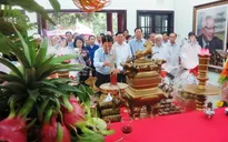 Dâng hương tưởng niệm cố Thủ tướng Võ Văn Kiệt