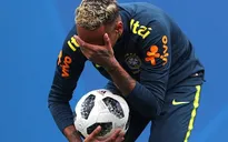 NÓNG: Bỏ tập và khóc vì quá đau, Brazil lo mất trắng Neymar ở FIFA World Cup™ 2018