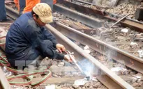 Hoàn thành việc sửa chữa 3 đường ray tại ga Núi Thành