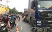 Bé gái 3 tuổi tử vong, thai phụ nguy kịch sau va chạm với container