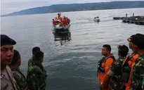 Indonesia tiếp tục tìm kiếm 192 hành khách bị mất tích sau vụ chìm thuyền