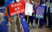 Gần 100.000 người Anh xuống đường biểu tình phản đối Brexit