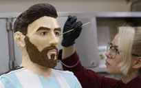 Độc đáo tượng Messi bằng chocolate to như người thật