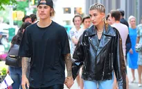 Justin Bieber công khai hôn tình mới trên phố