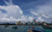 Hàng nghìn du khách mắc kẹt tại đảo Cô Tô