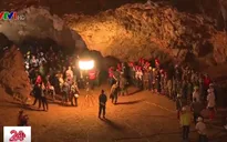 Thái Lan vô vọng tìm kiếm đội bóng thiếu niên mắc kẹt trong hang Tham Luang