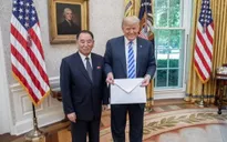 Bức thư "khổng lồ" ông Kim Jong-un gửi ông Donald Trump
