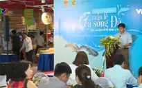Nhiều loại cá đặc sản được bày bán tại Tuần lễ Cá sông Đà 2018