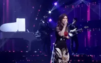 Hương Tràm hát live ca khúc mới "Duyên mình lỡ" ở tập 4 The Debut