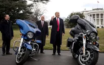 Tổng thống Trump gửi thông điệp cảnh cáo Harley Davidson