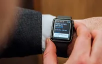 Bị phạt gần 10 triệu đồng chỉ vì... 4 lần nhìn Apple Watch