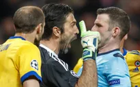 Buffon bị UEFA treo giò 3 trận