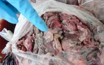 Dùng hóa chất tẩy trắng nội tạng bò ở Đồng Nai