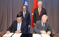 Thủ tướng Nguyễn Xuân Phúc tiếp Thủ hiến bang Québec