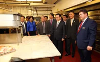 Phó Thủ tướng Vương Đình Huệ thăm nơi lưu niệm Chủ tịch Hồ Chí Minh tại Boston