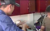 Xe, bằng cấp, thú cưng... lũ lượt ra tiệm cầm đồ mùa World Cup