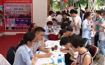 Hàng nghìn thí sinh tham gia ngày hội tư vấn xét tuyển Đại học, Cao đẳng 2018 tại Hà Nội