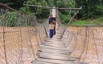 Hơn 1/3 cầu treo ở Kon Tum mất an toàn