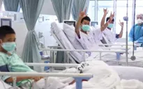 Đội bóng thiếu niên Thái Lan cảm ơn đội cứu hộ