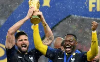 FIFA World Cup™ 2018: Bỏ qua Chelsea, Arsenal chúc mừng "quân mình" giành cúp vàng như thật