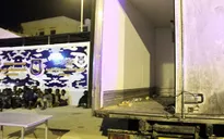 Libya phát hiện nhiều người di cư chết ngạt trong xe tải
