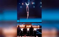 America's Got Talent: "Đứng tim" trước khoảnh khắc thí sinh thi nhào lộn rơi xuống đất