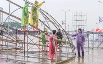 Tổng đạo diễn HHVN 2018 lo lỡ hẹn với khán giả Cửa Lò vì mưa bão