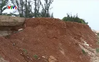 Sạt lở nghiêm trọng nhiều tuyến đê biển ở Quảng Trị